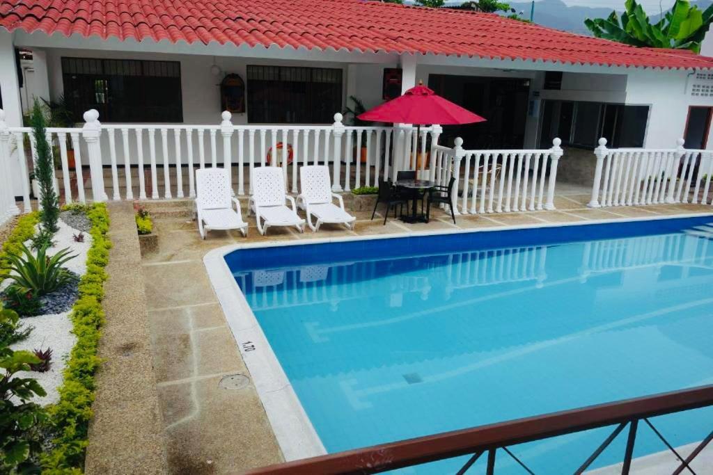Hotel Maceo メルガル エクステリア 写真